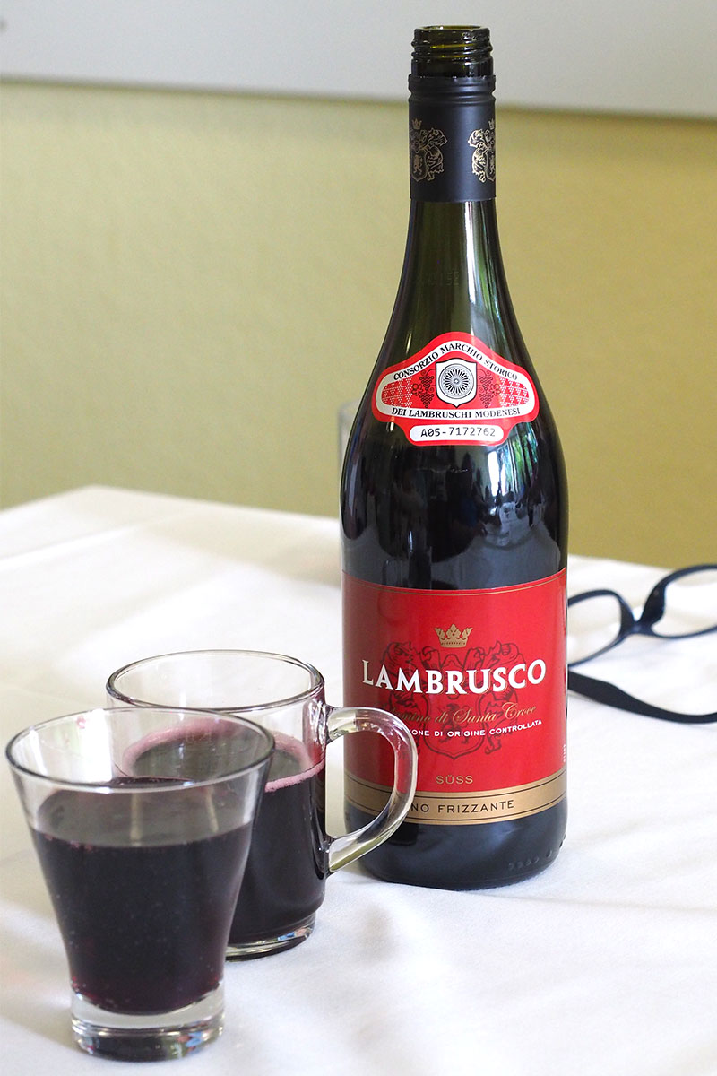 Johannispark Pflegezentrum Suhl: Italienischer Montag: Lambrusco (Foto: Manuela Hahnebach)