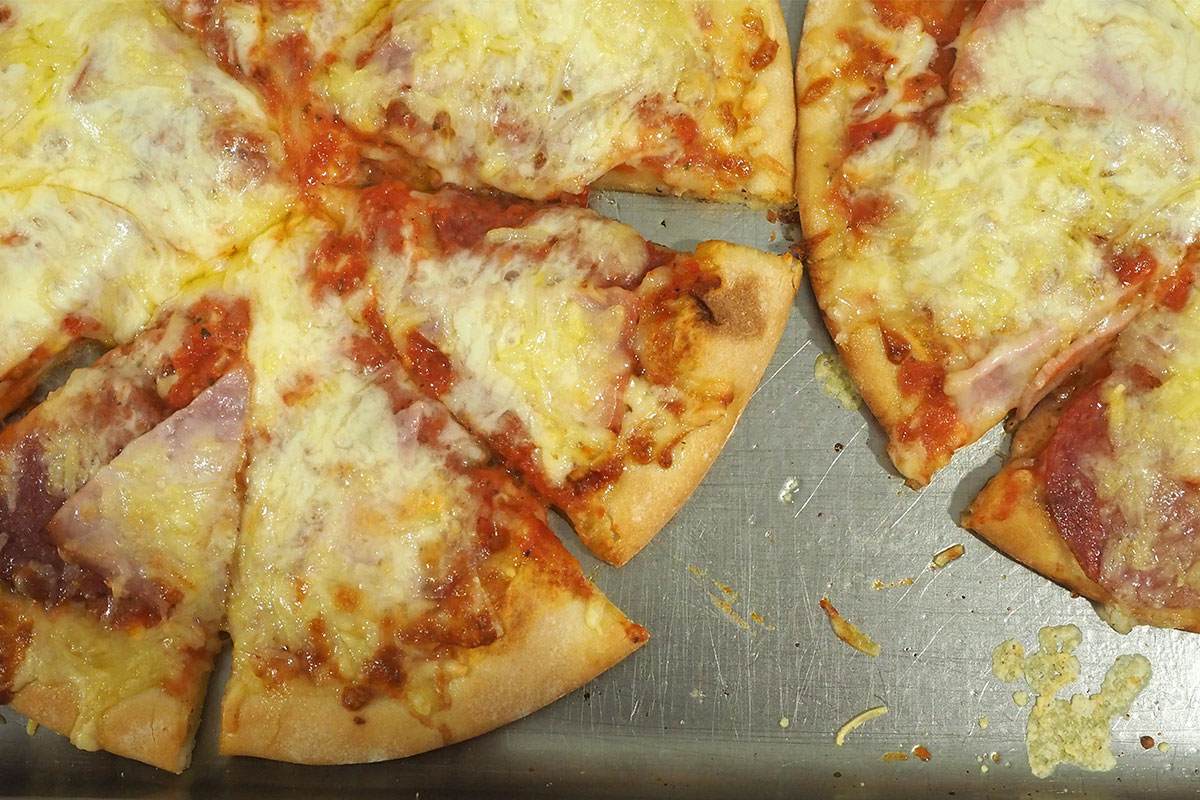 Johannispark Pflegezentrum Suhl: Italienischer Montag: Pizza (Foto: Manuela Hahnebach)