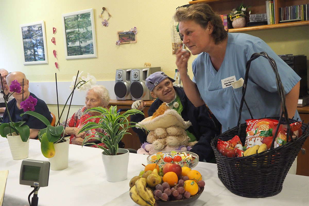 Johannispark Pflegezentrum Suhl: Schnitzel, Möhren & Co. 2017: Schwester Heike (Foto: Manuela Hahnebach)