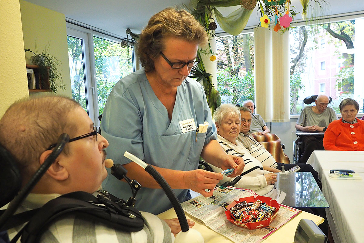 Johannispark Pflegezentrum Suhl: Schnitzel, Möhren & Co. 2017: Schwester Heike (Foto: Manuela Hahnebach)