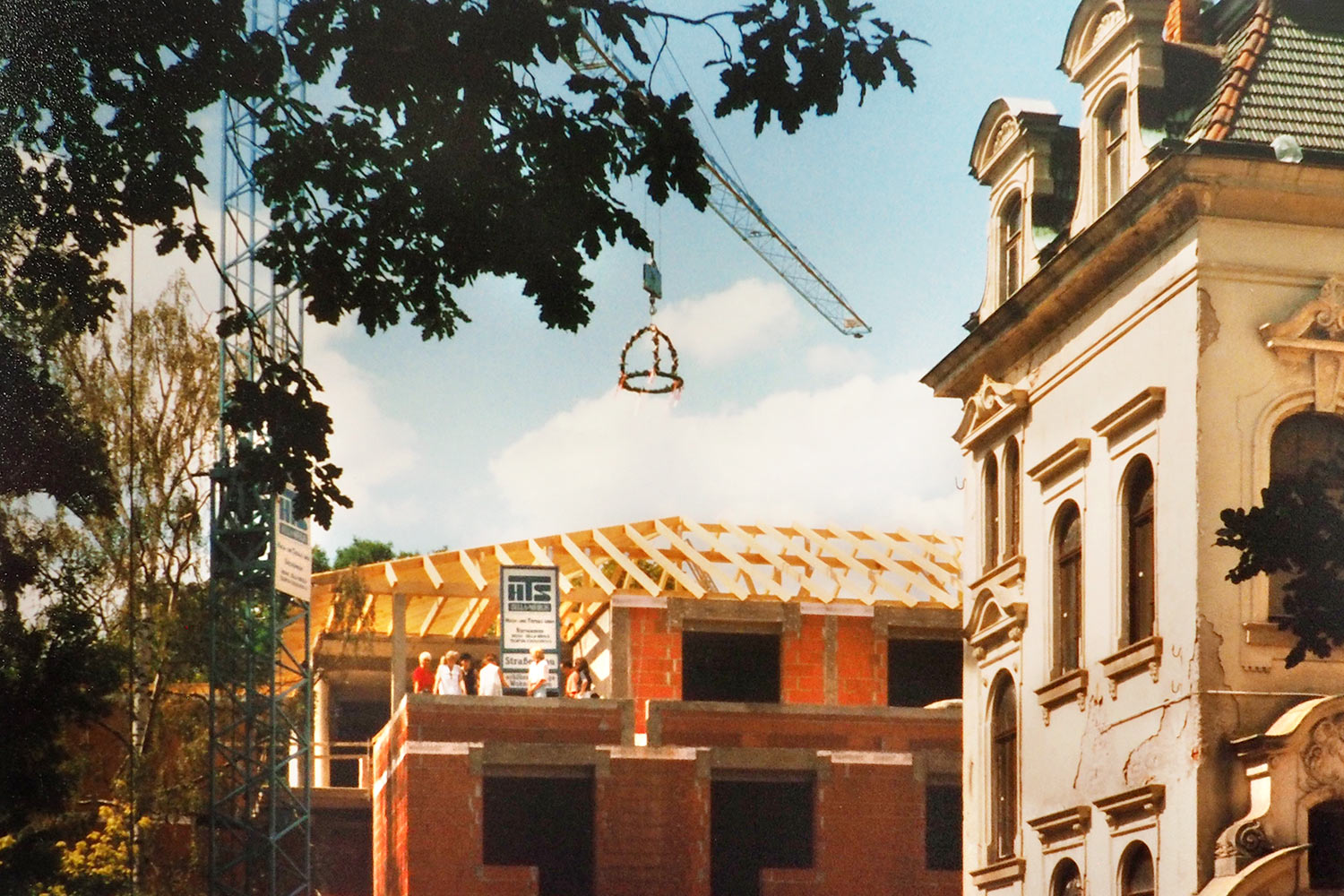 Johannispark Pflegezentrum Suhl: Richtfest des Neubaus am 11.07.1997