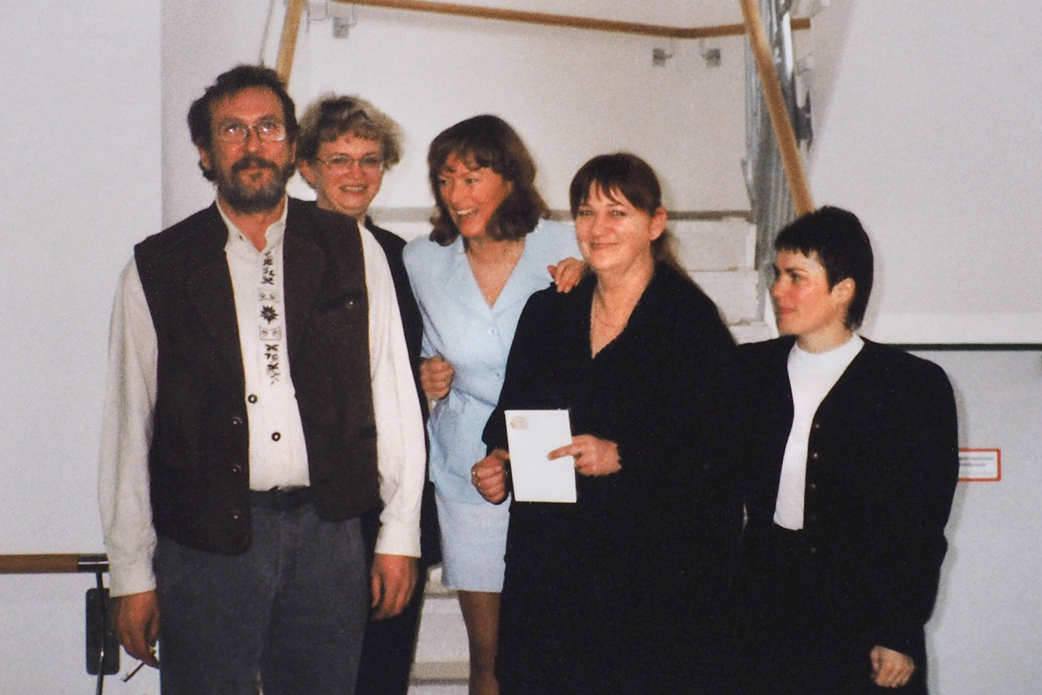 Johannispark Pflegezentrum Suhl: die Geschäftsführung im neuen Johannispark Pflegezentrum Suhl: Eberhard Mahn, Anneliese Zappe, Karola Mehlitz, Gudrun Vestner, Silka Böhnhardt (Juni 1999)