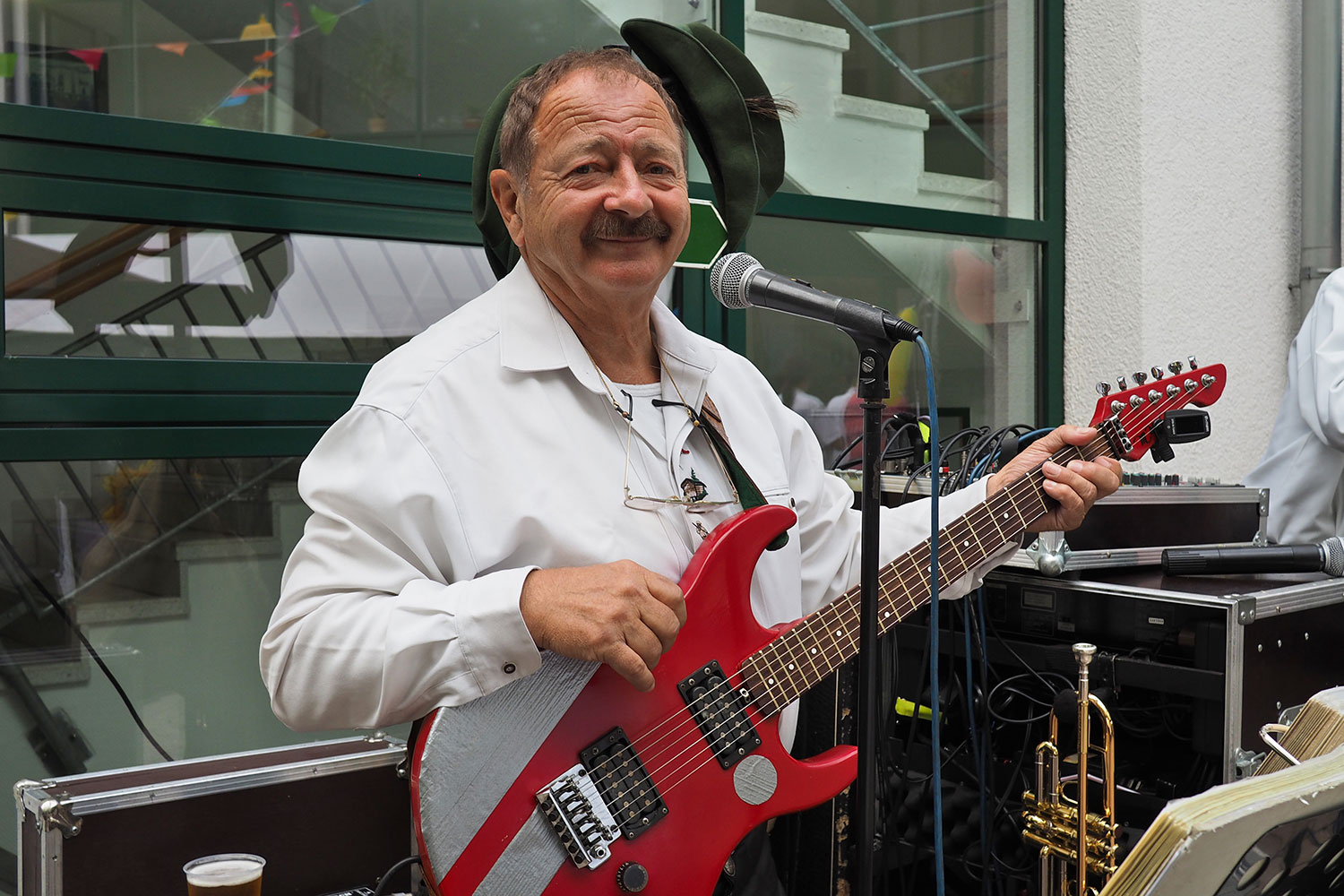 Johannispark Pflegezentrum Suhl: Parkfest 2017: Suhler Musikanten: Harald Helbig (Foto: Manuela Hahnebach)