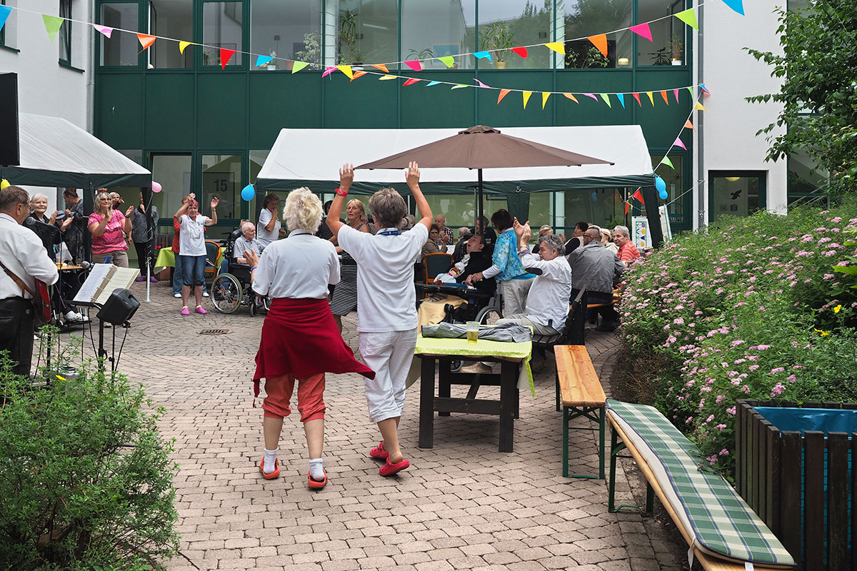 Johannispark Pflegezentrum Suhl: Parkfest 2017: Stimmung (Foto: Manuela Hahnebach)