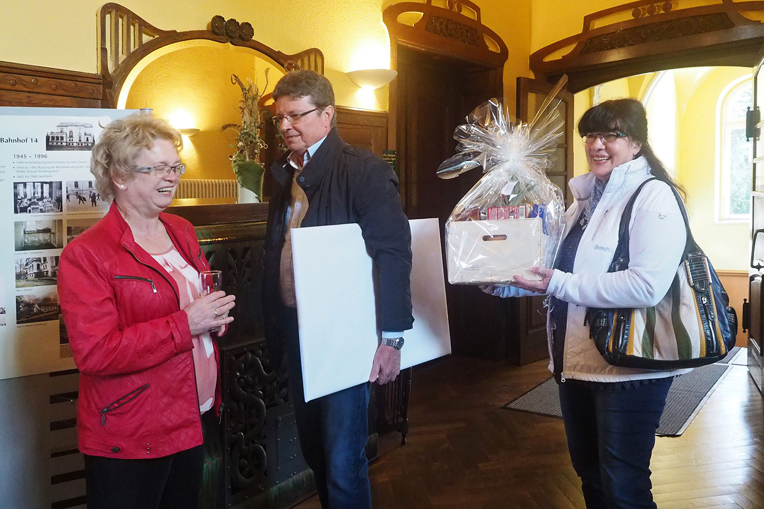 Johannispark Pflegezentrum Suhl: 20 Jahre, 2018: Anneliese Zappe und Gratulanten: Architekturbüro Krauß & Partner Schleusingen (Foto: Manuela Hahnebach)