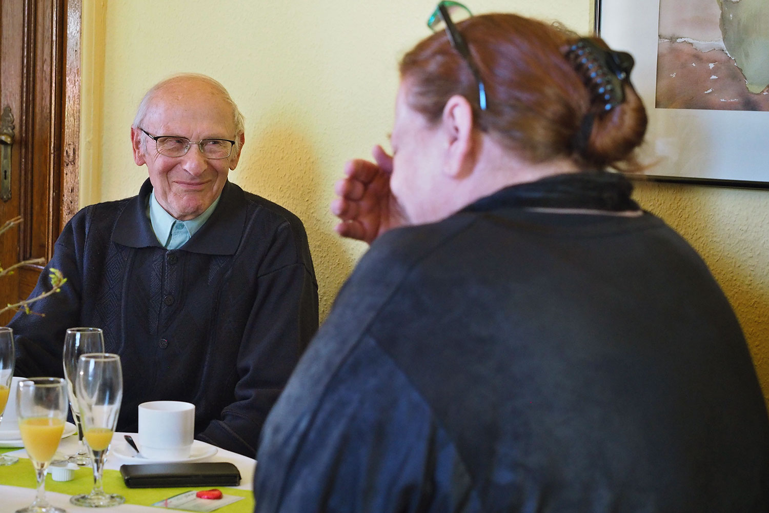 Johannispark Pflegezentrum Suhl: 20 Jahre, 2018: im Gespräch mit Gudrun Vestner (Foto: Manuela Hahnebach)