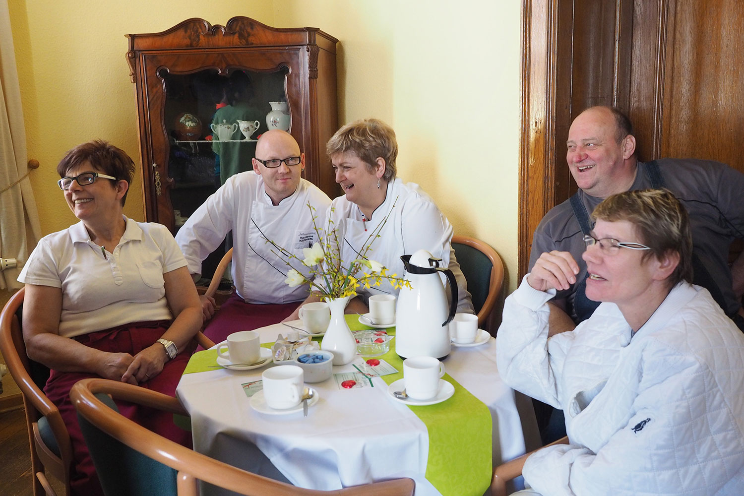 Johannispark Pflegezentrum Suhl: 20 Jahre, 2018: Dank an die Johannispark-Mitarbeiter: Küchenteam (Foto: Manuela Hahnebach)