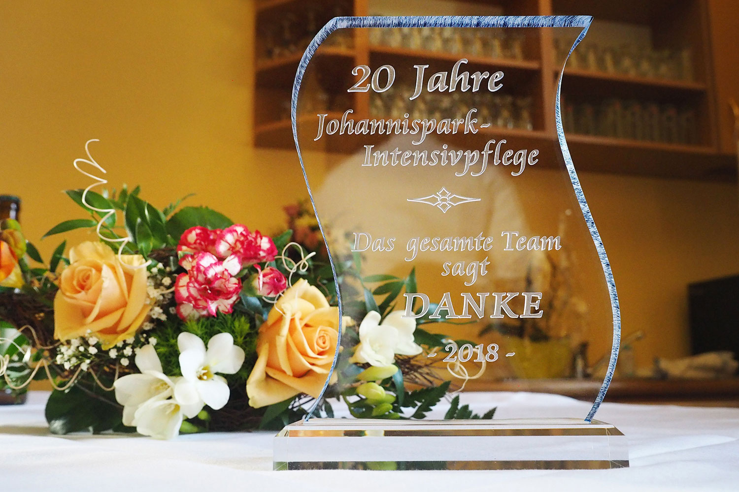 Johannispark Pflegezentrum Suhl: 20 Jahre, 2018: Dank der Johannispark-Mitarbeiter (Foto: Manuela Hahnebach)