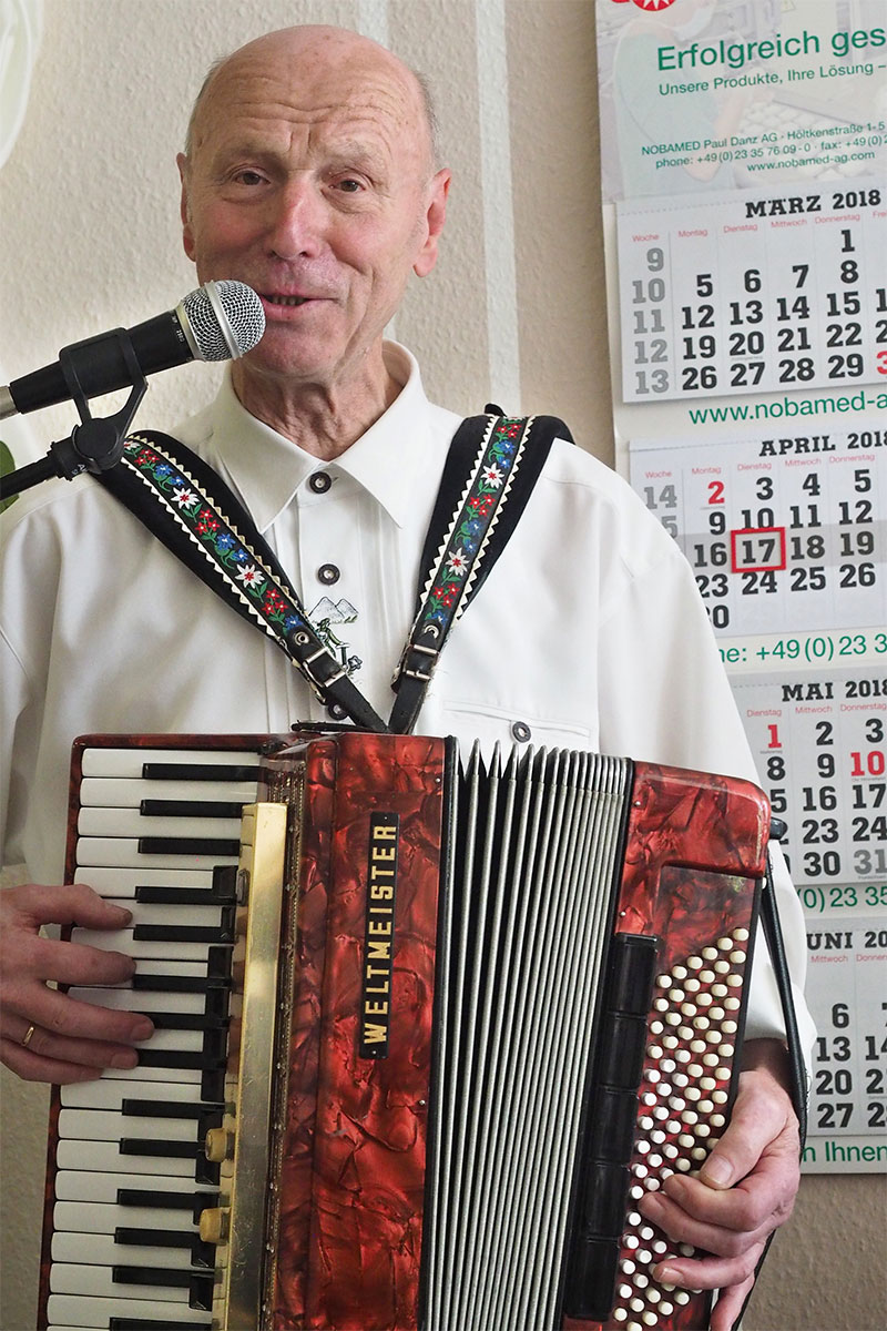 Johannispark Pflegezentrum Suhl: Frühlingsfest 2018: Suhler Musikanten: Günter Christ (Foto: Manuela Hahnebach)