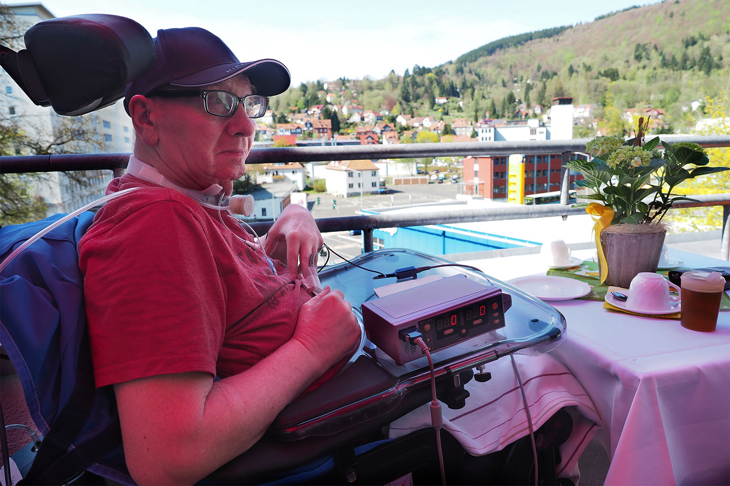 Johannispark Pflegezentrum Suhl: Frühlingsfest 2018: auf der Terrasse (Foto: Manuela Hahnebach)