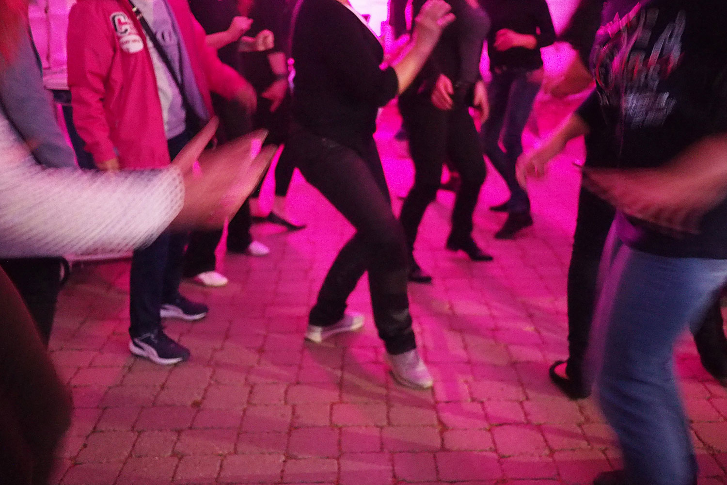 Johannispark Pflegezentrum Suhl: Zeltparty 2018: Tanzen (Foto: Manuela Hahnebach)