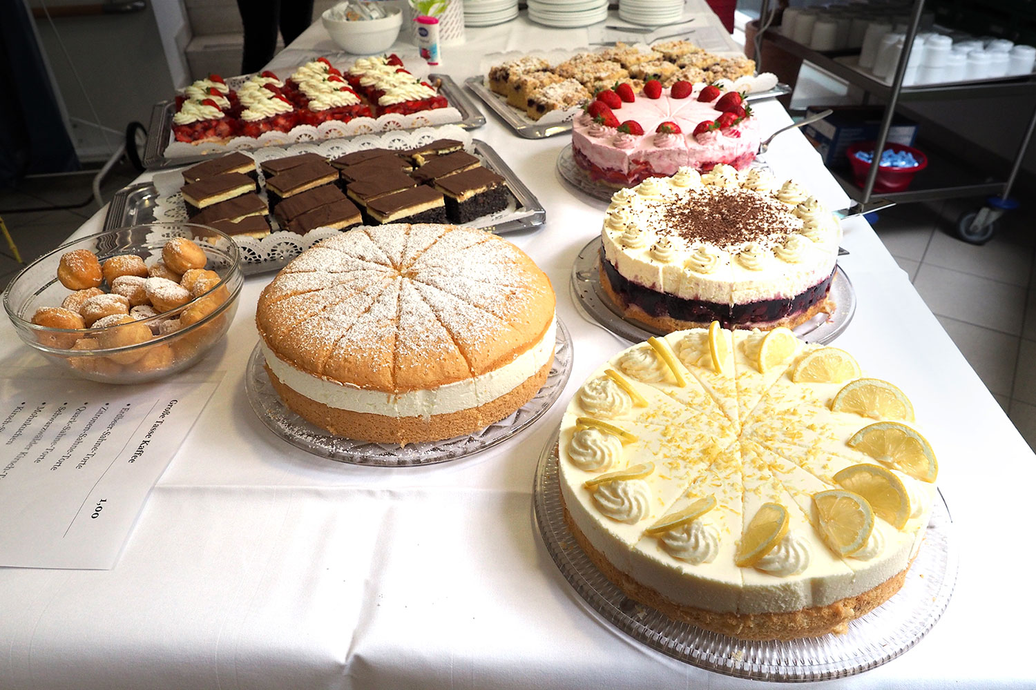 Johannispark Pflegezentrum Suhl: Parkfest 2019: Torten (Foto: Manuela Hahnebach)