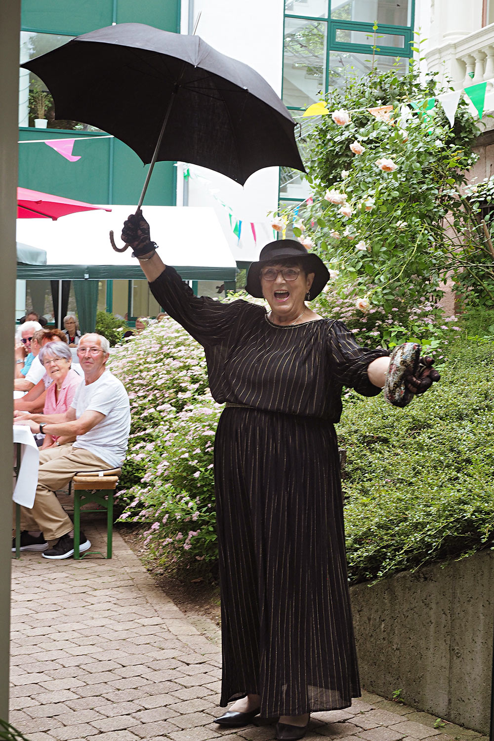 Johannispark Pflegezentrum Suhl: Parkfest 2019: Klamottenkiste-Modenschau (Foto: Manuela Hahnebach)