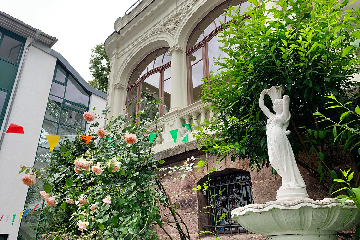 Johannispark Pflegezentrum Suhl: Parkfest 2019: Innenhof (Foto: Manuela Hahnebach)