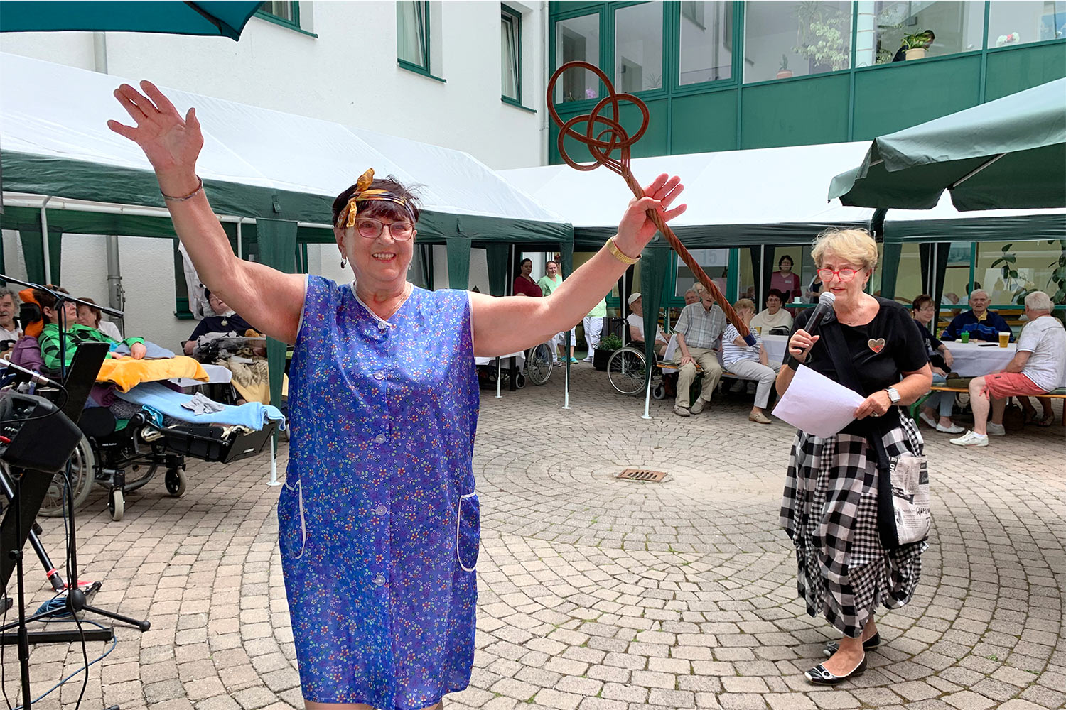 Johannispark Pflegezentrum Suhl: Parkfest 2019: Klamottenkiste-Modenschau (Foto: Manuela Hahnebach)