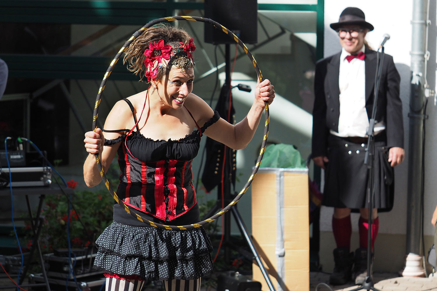 Johannispark Pflegezentrum Suhl: Straßentheater-Festival 2020: l'Izza Flambé (Foto: Manuela Hahnebach)