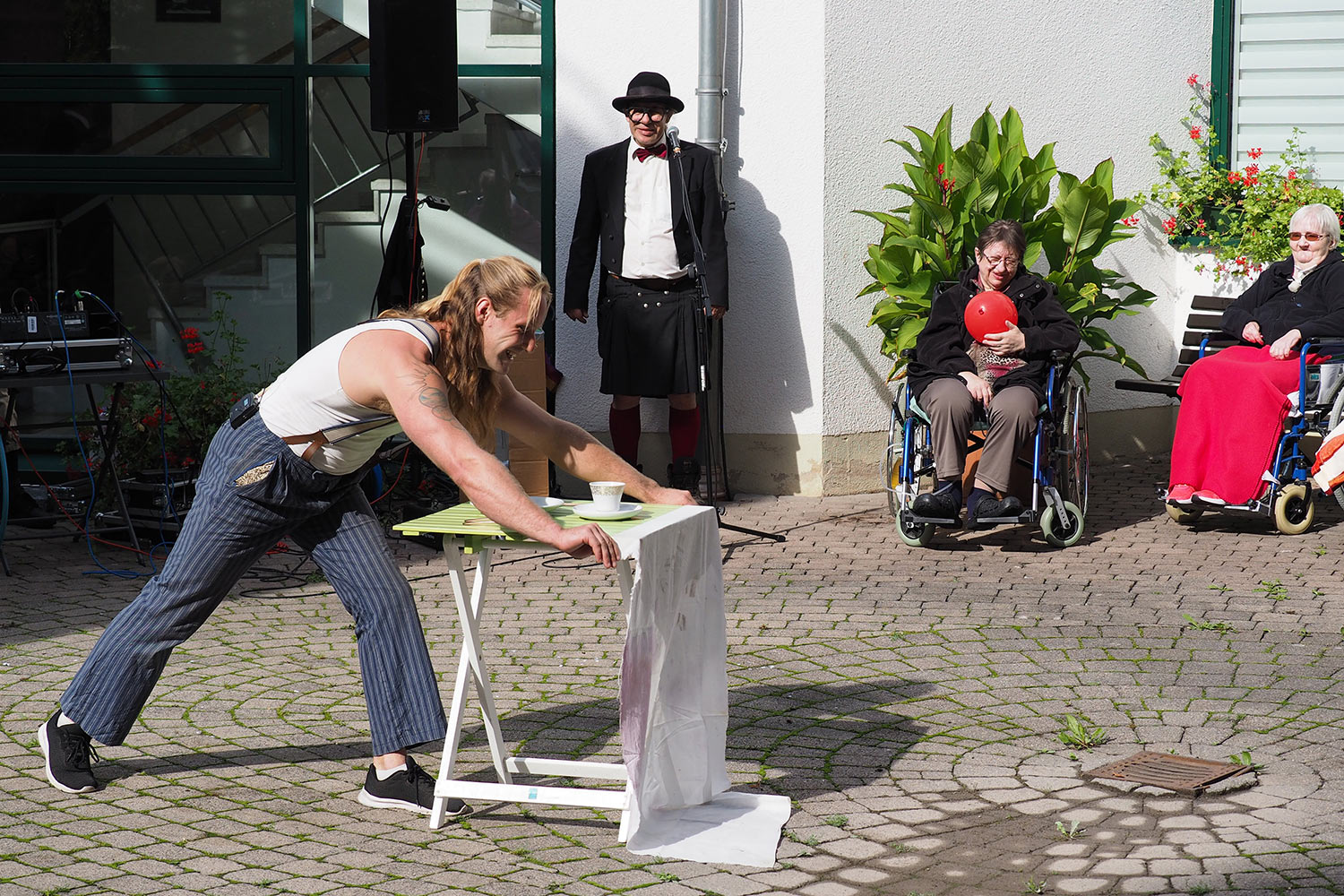 Johannispark Pflegezentrum Suhl: Straßentheater-Festival 2020: ZakTakular (Foto: Manuela Hahnebach)