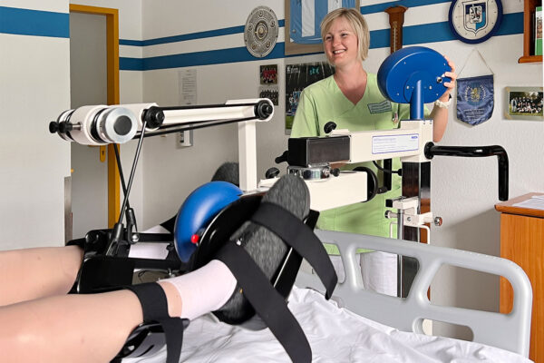 Johannispark Pflegezentrum Suhl: Physiotherapie mit MOTOmed (Foto: Manuela Hahnebach)