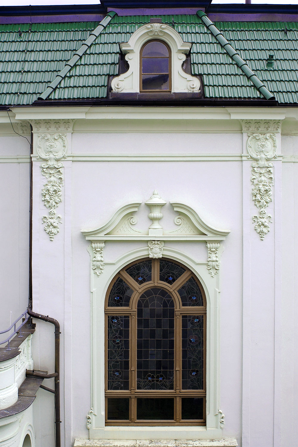 Johannispark Pflegezentrum Suhl: Sauer-Villa: Reliefschmuck an der Fassade (Foto: Manuela Hahnebach)