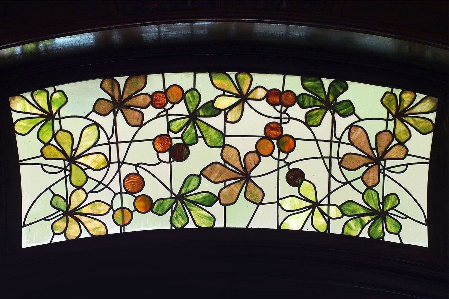 Johannispark Pflegezentrum Suhl: Sauer-Villa: Farbglas-Fenster (Foto: Manuela Hahnebach)