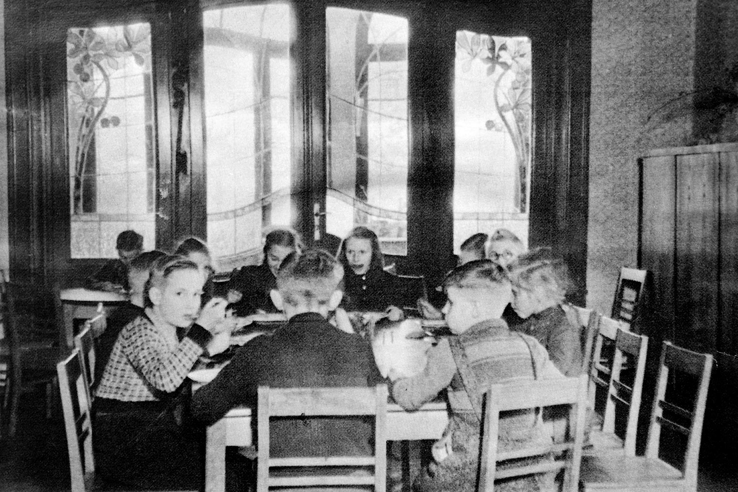 Schlegelmilch-Villa Suhl: Simson-Kindergarten: Mittagessen, etwa 1960er Jahre (Repro: Manuela Hahnebach)